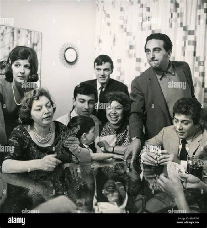 Singer PAUL ANKA w Family Student 4th OF JULY PAGEANT 1976 Press