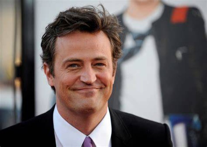 Tag who did Matthew Perry date? — Thedistin