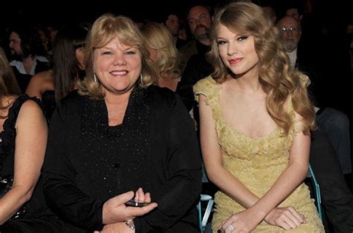 Taylor Swift reveals mom was diagnosed with cancer ABC7 New York