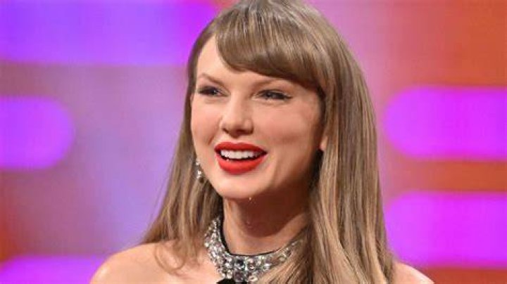 Taylor Swift Too High Site Miniaturas