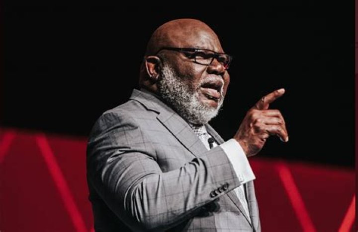 TD Jakes, Champion against Injustice, Calls us to Stand Shoulder