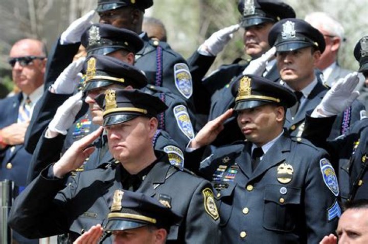 These Police Officers Saluting War Vets Will Make Your Day