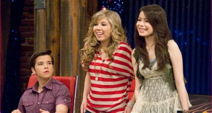 What iCarly episode is Taylor Zakhar Perez in?