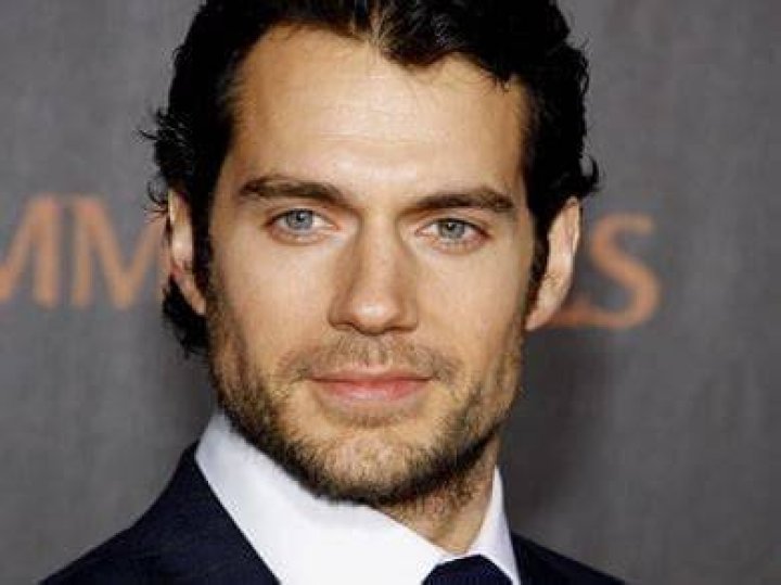 What religion is Henry Cavill? Where does Henry Cavill worship?