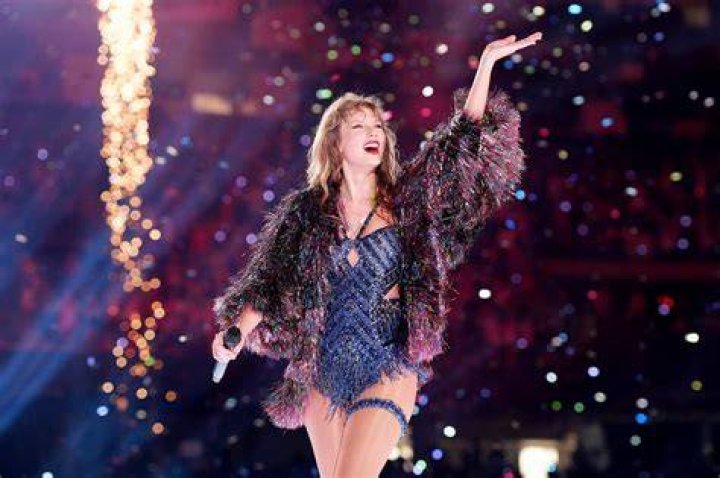 Who Are Taylor Swift's Parents? Andrea and Scott Are Now Divorced