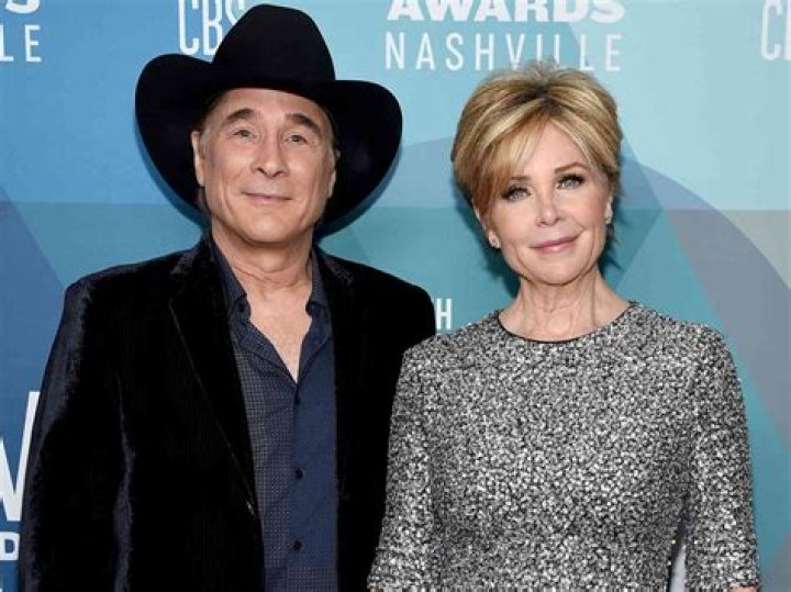 Who is Clint Black married to? How many times has Clint Black been married?